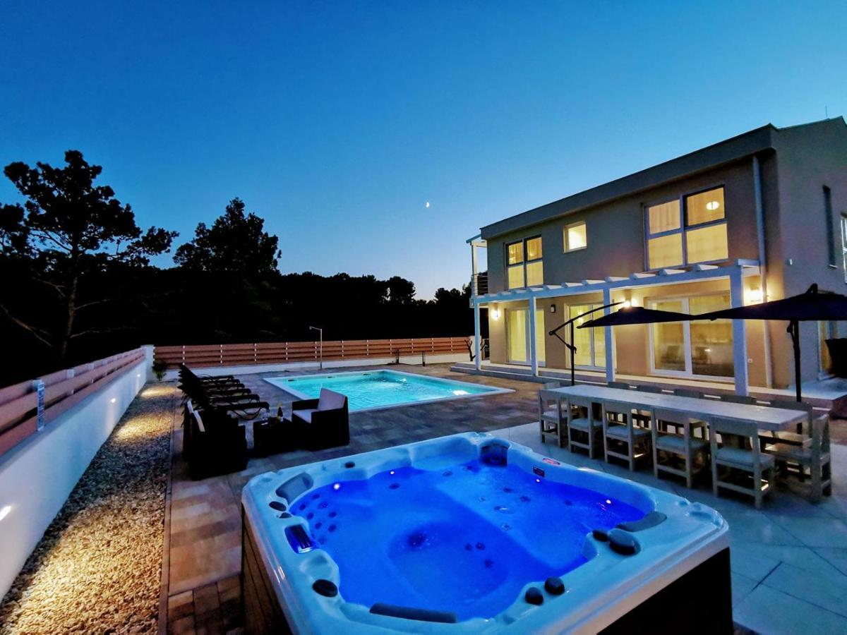 Villa Olivia - New And Modern House With Pool, Souna, Jacuzzi & Playground, Liznjan - Istra Exterior foto